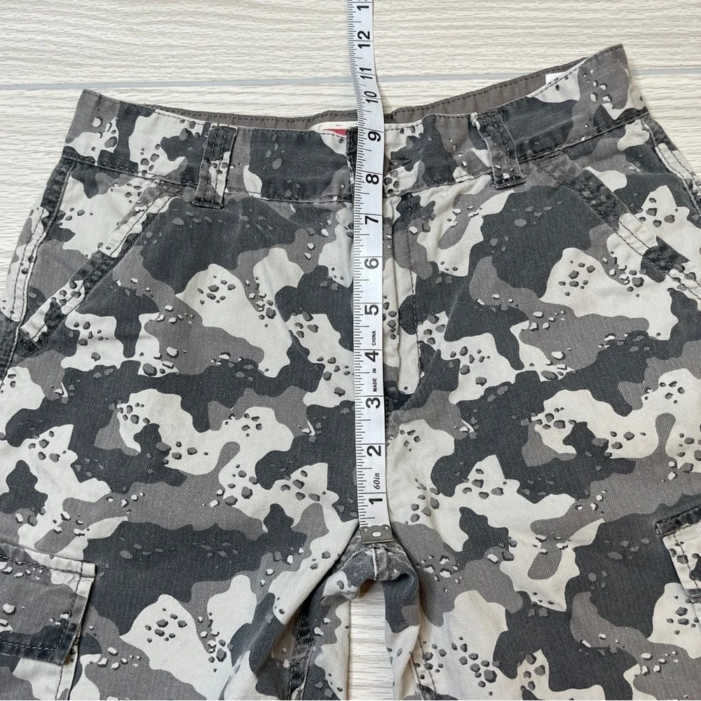Levi’s Gray Camo Cargo Shorts Boy’s Size 14 Regular